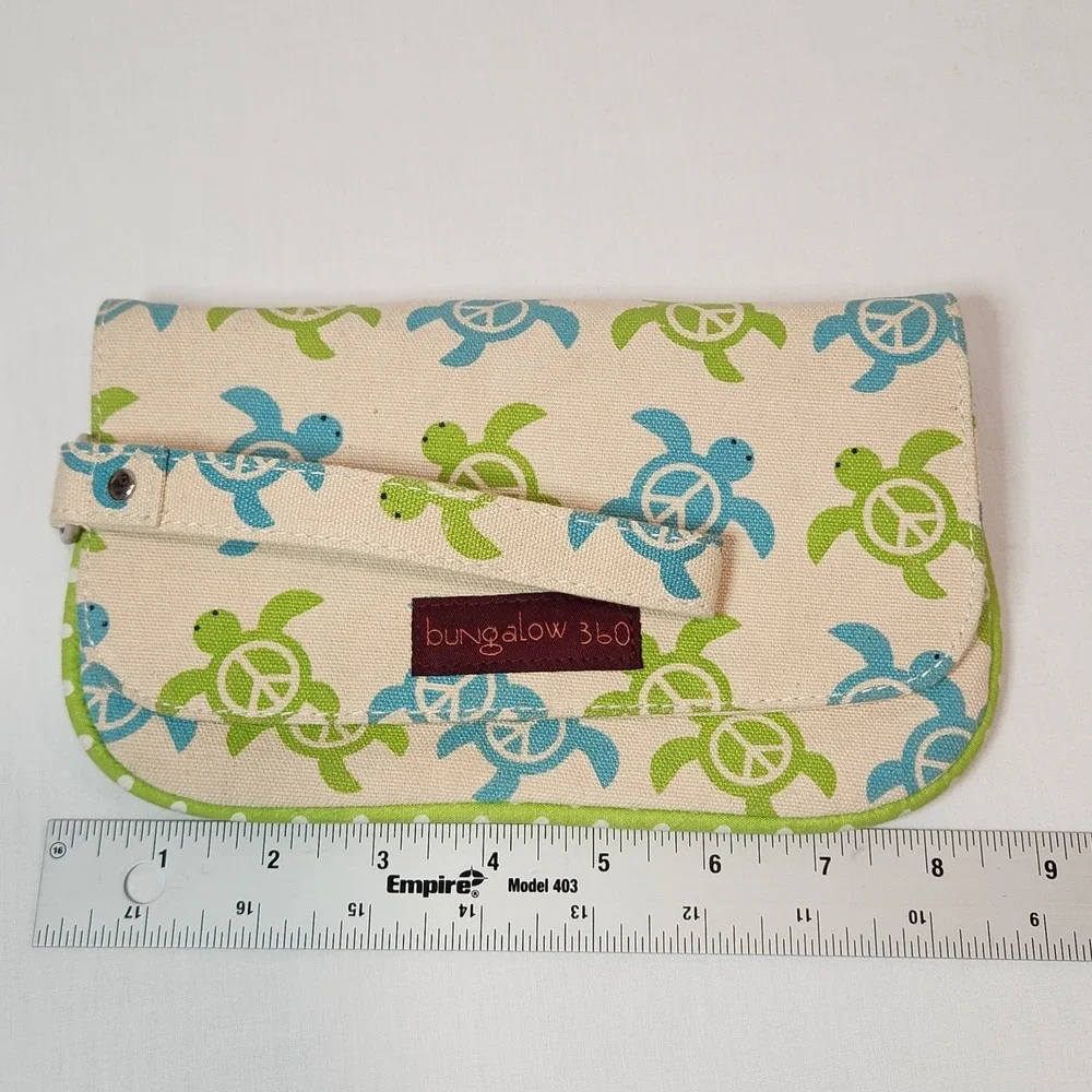 Bungalow 360 Canvas Wristlet Peace Turtles 8.5x5 Zip‎ + Magnetic Closure